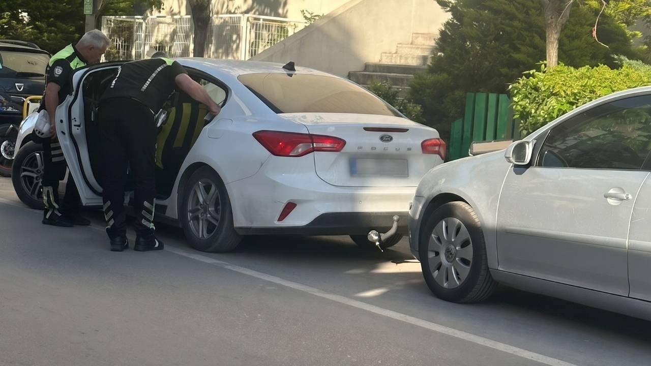 Edirne'de Martı TAG üzerinden korsan taşımacılık yapan sürücüye 100.000 TL ceza kesildi, araç 60 gün men edildi. Yolculara da 3.800 TL ceza uygulanıyor. 